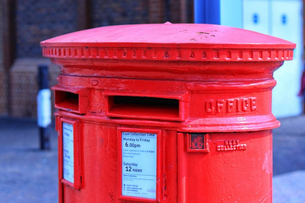 London travel advice contact London Playbook