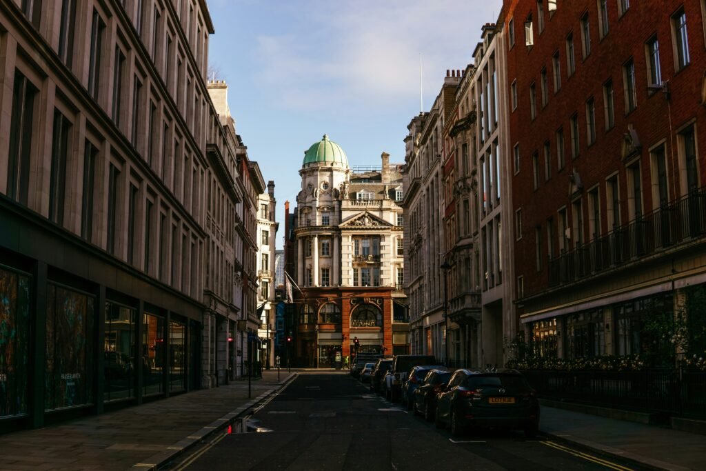 London travel blog author and London Playbook founder